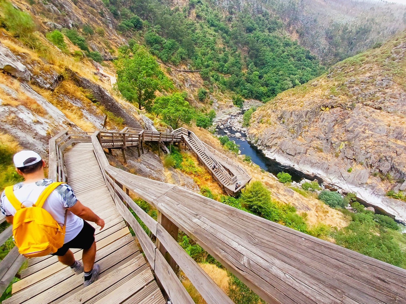 Hiking the Paiva walkways